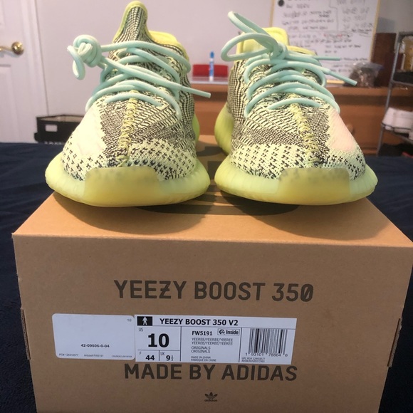 adidas Yeezy Boost 350 V2 Yeezreel - Picture 2 of 7